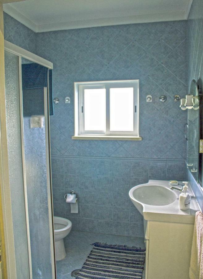 Casal Do Gois Guest House Atouguia Da Baleia Luaran gambar